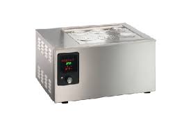 ອຸປະກອນ water bath ໃນຫ້ອງທົດລອງສຳລັບວຽກງານຄວບຄຸມອຸນຫະພູມ