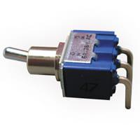 Nidec Components 8G1024-Z ສະລັບສະລອງປ່ຽນສະຖານະທີ່ລະບາຍນ້ຳ SPDT, ON-OFF-ON, ສະລັບຂະໜາດ 6.8mm, ບັດລອດລະດັບ 7.35mm, ເທີມິນອງ PC ແບບມຸມຂວາ, 6A @ 125V AC, ສາມາດລະບາຍນ້ຳໄດ້