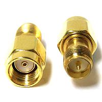 RF Solutions ADP-SMAM-SMAFRP ຕົວແປ RF - ຕົວແປ In Series SMA ຜູ້ຊາຍ ເປັນ SMA ຜູ້ຍິງ ກັບກັນຂ້າມຂອງຂະໜາດ