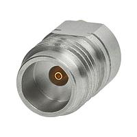 Johnson / Cinch Connectivity Solutions 134-1000-024 ຕົວແປ RF - ຕົວແປລະຫວ່າງຊີຣີສ 1.85mm ຈໍກຈໍຈົກເຖິງ SMPM ຈໍ