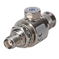 HUBER+SUHNER 3402.26.0004 ອຸປະກອນປ້ອງກັນເກີດກະທົບທີ່ມີການເຊື່ອມຕໍ່ Connectorized Surge Protectors GDT TNC plug(m) to TNC jack(f), 0-2500MHz